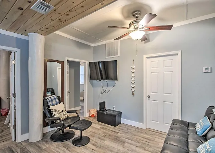 Holiday home About 3 Mi To Perdido Key Beach! *