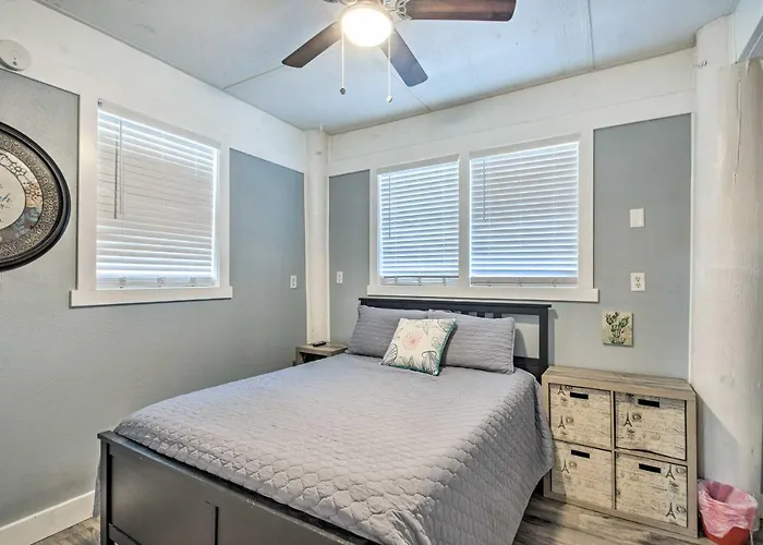 Holiday home About 3 Mi To Perdido Key Beach! *